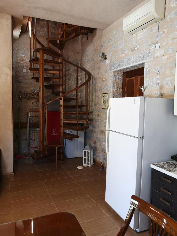 耶罗里明Παραδοσιακός Πύργος别墅 外观 照片